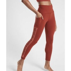 Athleta Salutation Stash Pocket II Twist 7/8